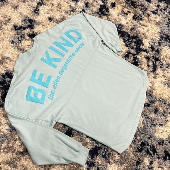 Spirit jersey Ellen DeGeneres show the kind  oversized large, women’s light blue - Picture 2 of 12